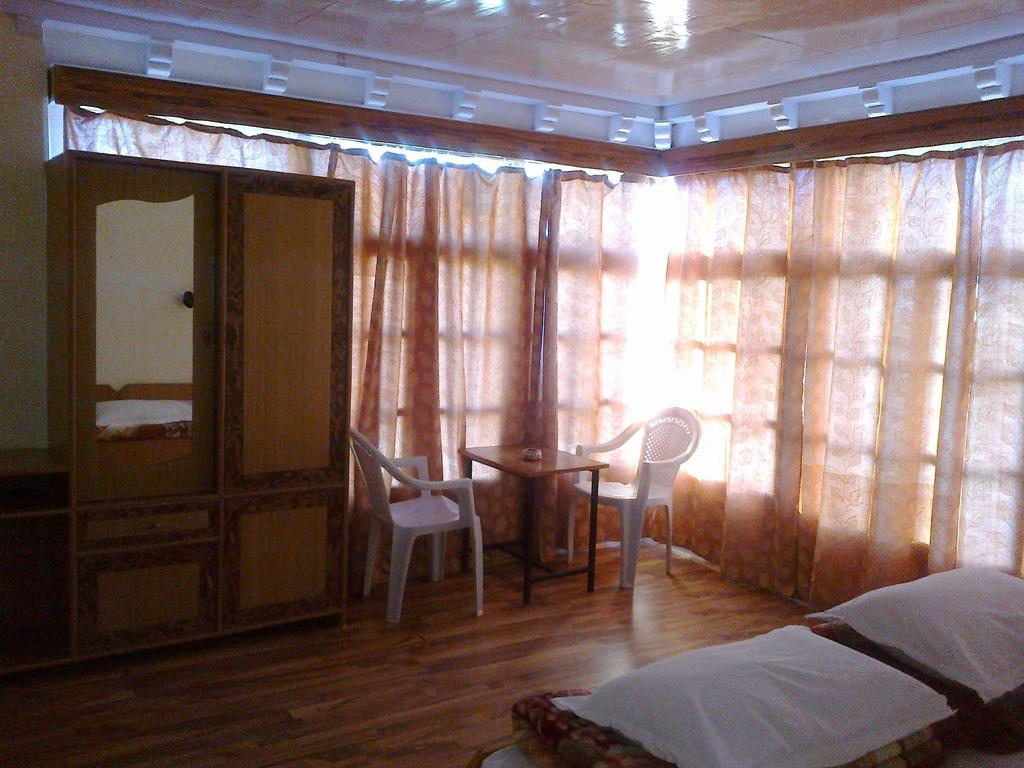 Hotel Ashoka Ladakh Leh Habitación foto